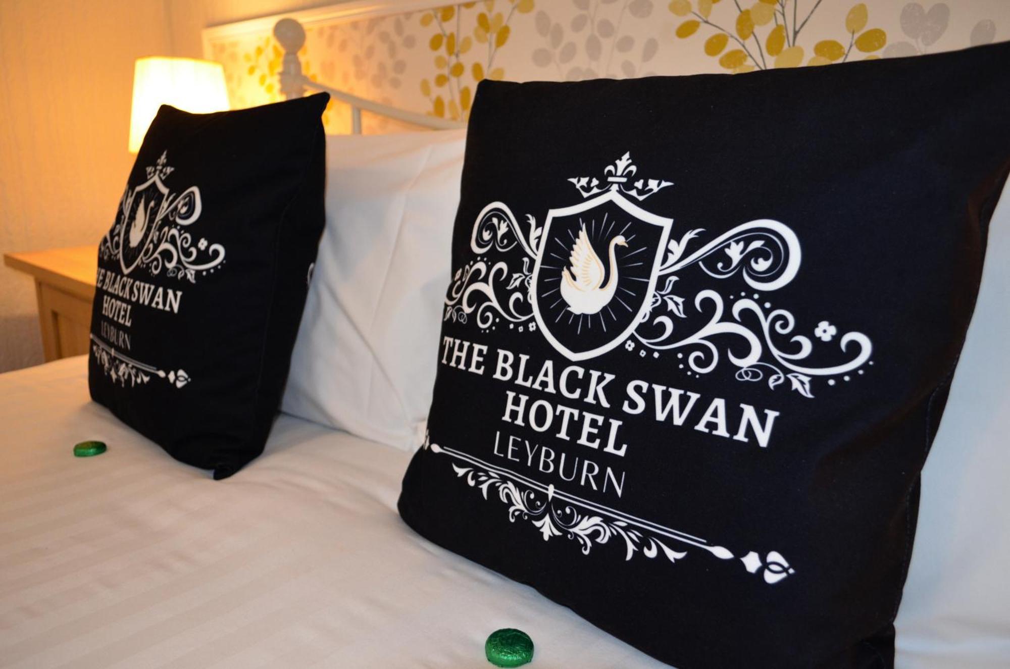 לייבורן The Black Swan Hotel מראה חיצוני תמונה