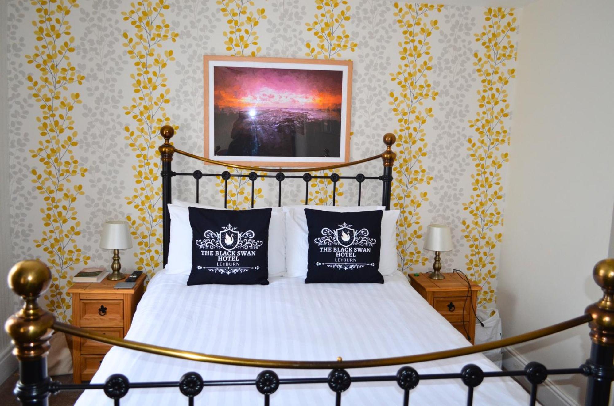 לייבורן The Black Swan Hotel מראה חיצוני תמונה